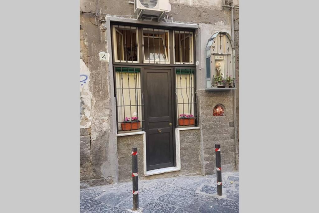 Sisella Dayuse Naples
